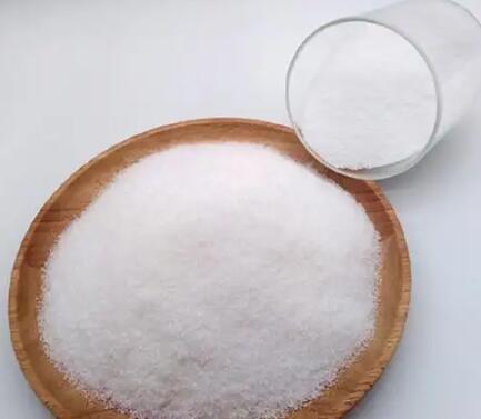 聚丙烯酰胺:这袋“看不见的粉末”,凭什么能在一秒钟内让浑水变清?